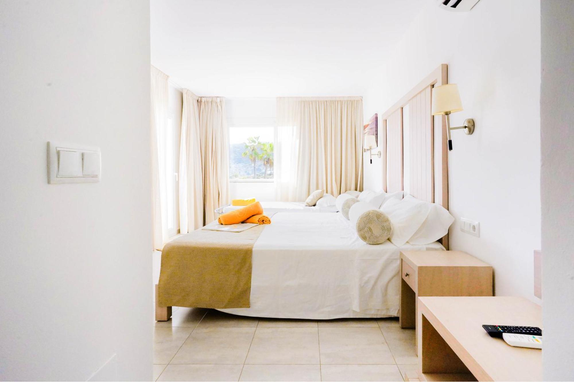 Apartamentos Es Calo