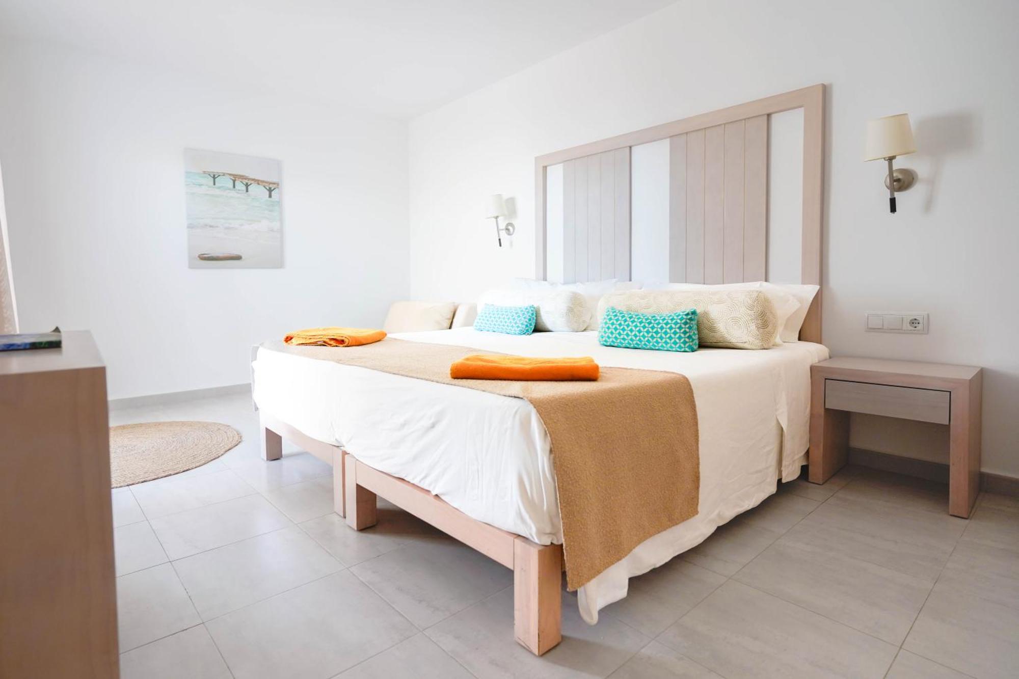 Apartamentos Es Calo *